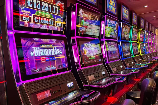 体育博彩真人游戏